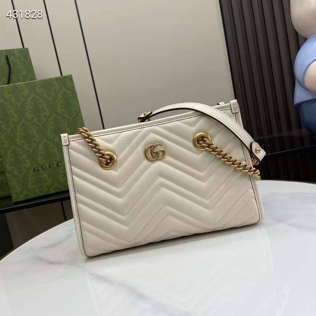 Gucci  Master
         26 Cm
220 dhs🇦🇪
Zain131
♥️♥️♥️