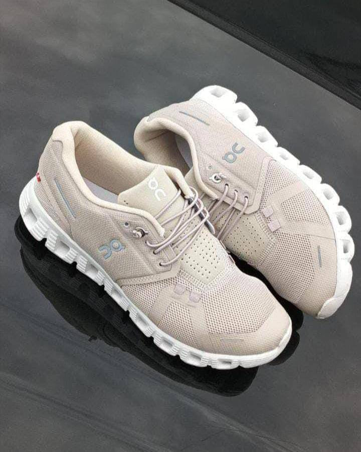 On Cloud
Size 36 to 46
120 dhs🪙
Zain82
♥️♥️♥️