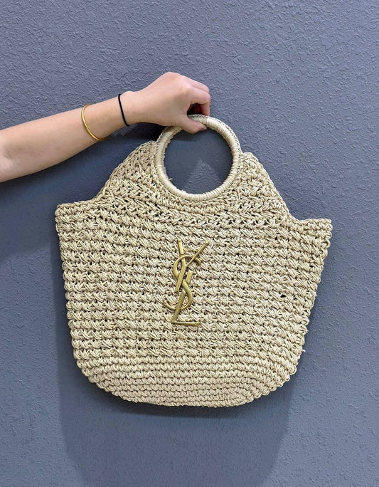 YSL 
SIZE……….  42CM🌷
95 dhs🇦🇪
Zain244
♥️♥️♥️