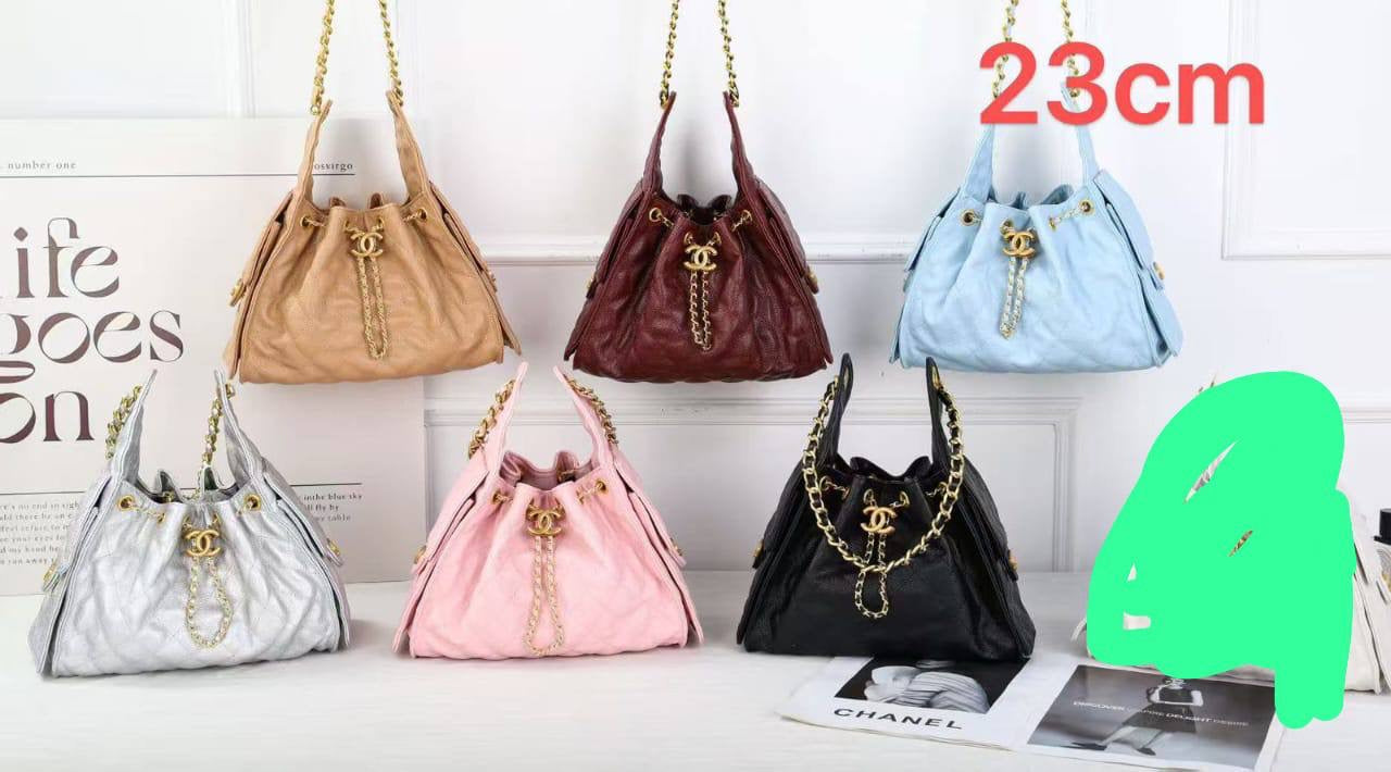 Chanel
Size 23cm
110 dhs🇦🇪 
with box 🎁
Zain175
♥️♥️♥️