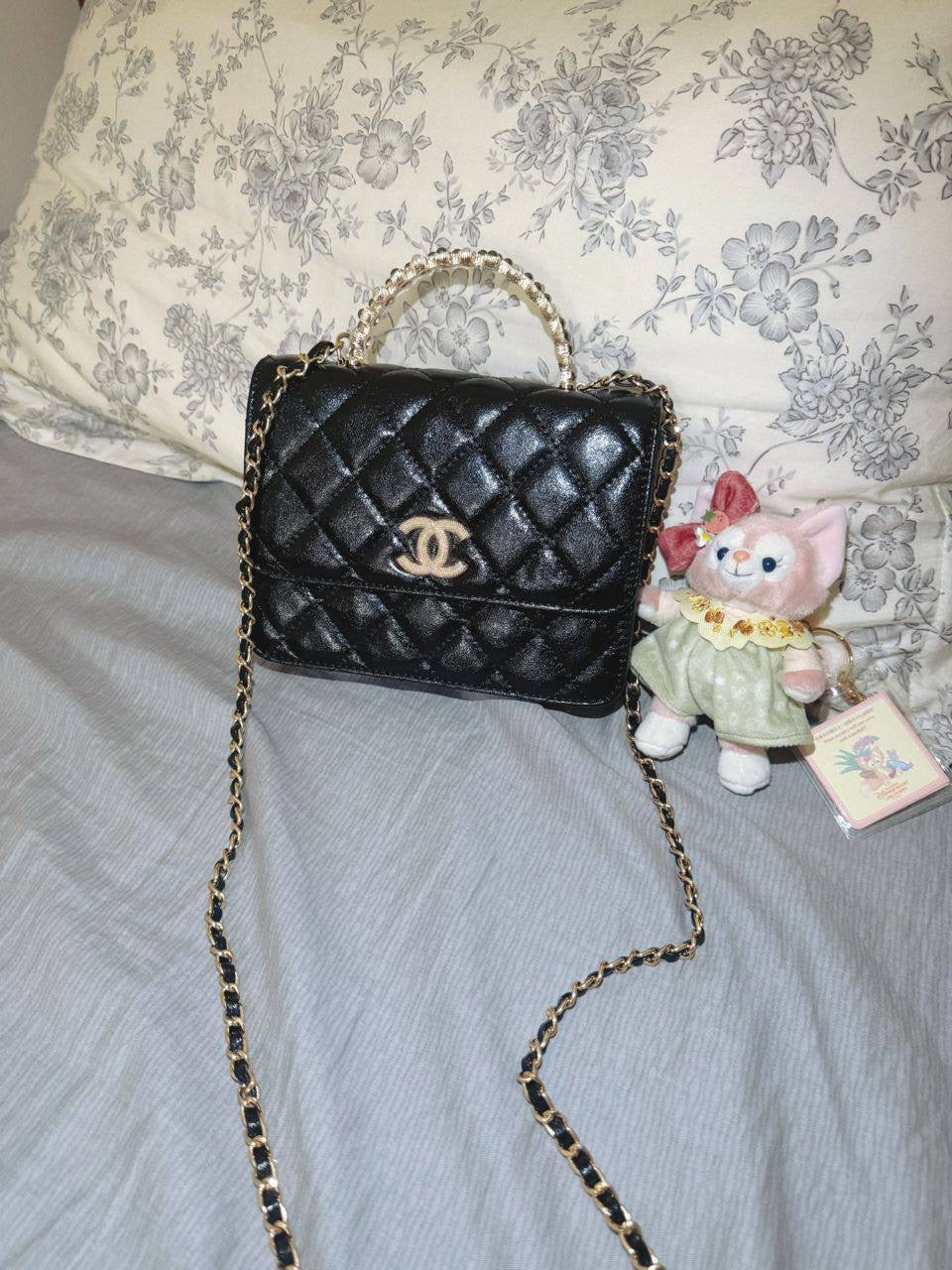 Chanel
90 dhs🇦🇪
Good quality
with box
🎁🎁🎁
Zain35
♥️♥️♥️