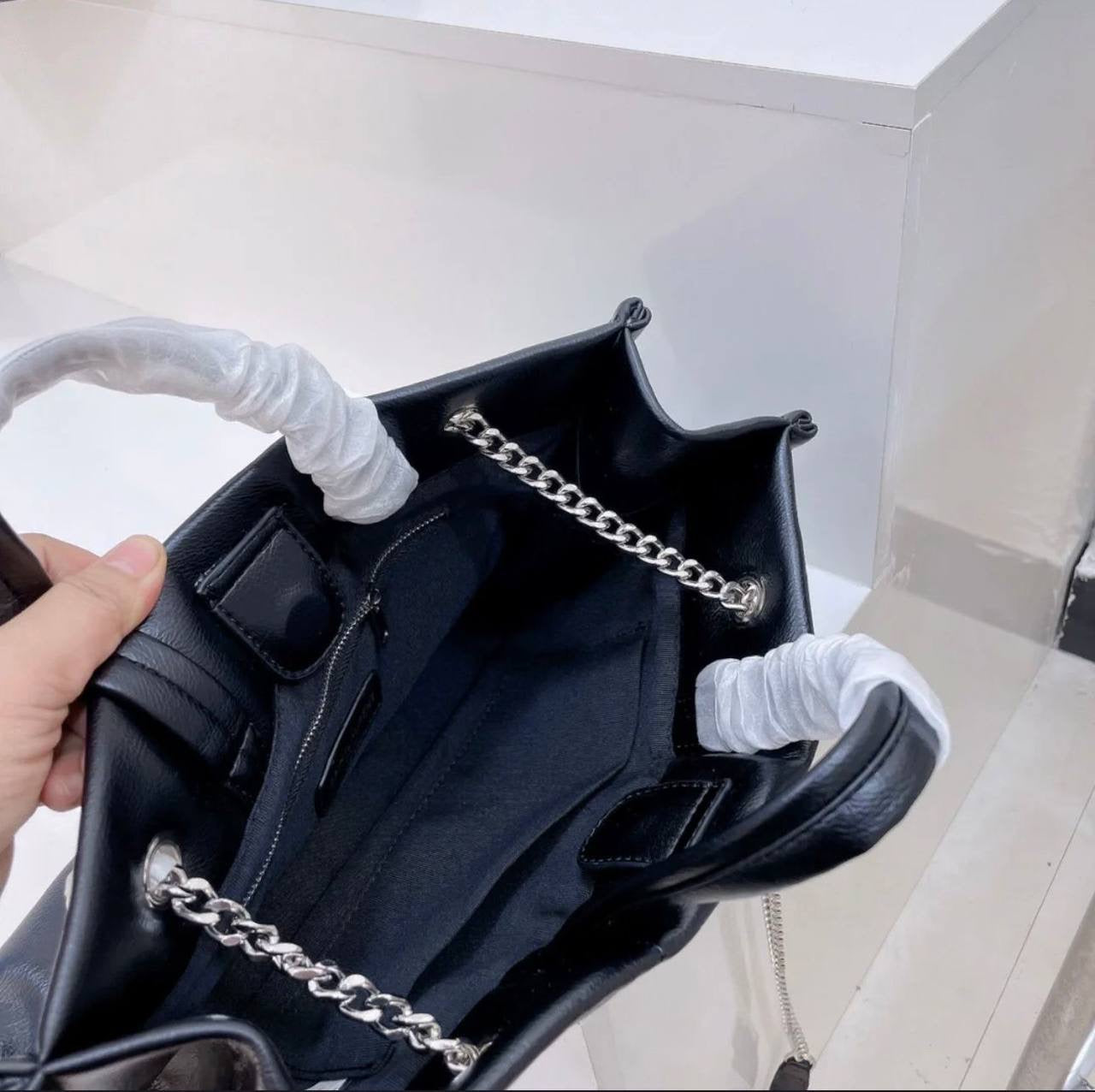 YSL - Dior
offer price
65 dhs🇦🇪
Zain39
♥️♥️♥️