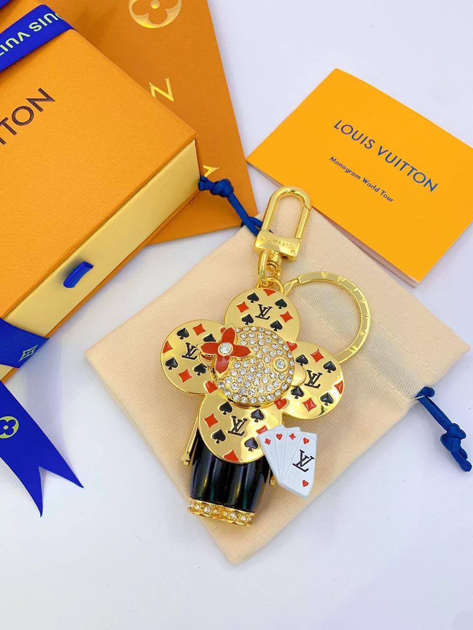 Lv Keychain & BAG 
charm with 
110 dhs🇦🇪
GOOD Box And Paper Bag🎁
Zain89
♥️♥️♥️