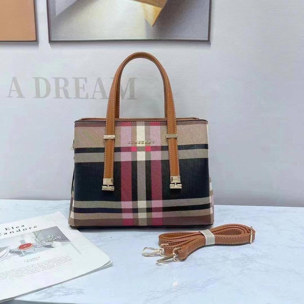 Burberry 
95 dhs🇦🇪
Zain253
♥️♥️♥️
