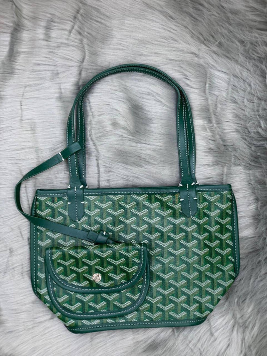 Goyard
SIZE  ……… 25cm 🌷🌷🌷
75 dhs🇦🇪
Zain51
♥️♥️♥️