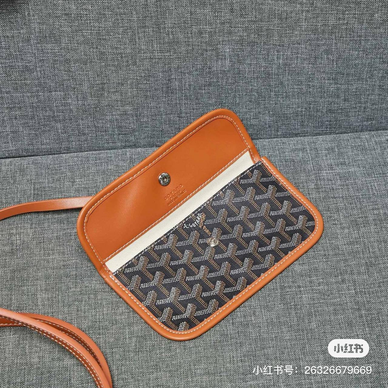 Goyard
46 cm
75  dhs🇦🇪
Zain17
♥️♥️♥️