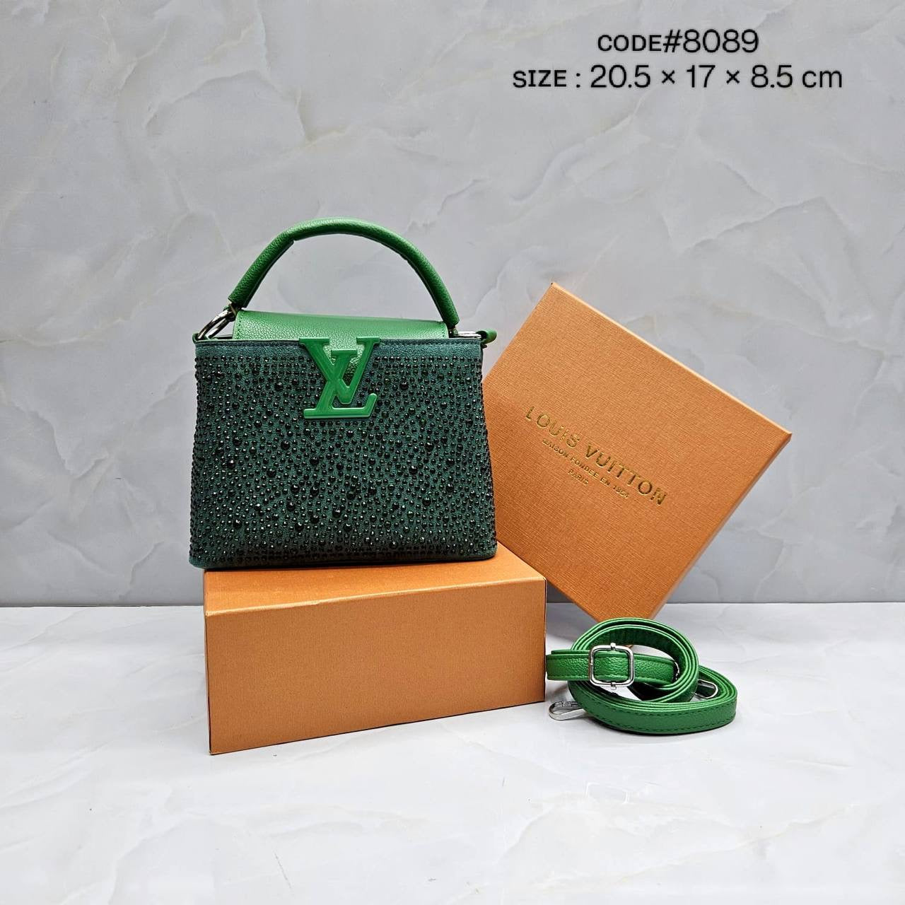 LV
ᴄᴀᴘᴜᴄᴄɪɴᴇ ᴛᴏᴘ ʜᴀɴᴅ ʙᴀɢ
ᴡɪᴛʜ ʟᴏɴɢ ʙᴇʟᴛ sᴛʀᴀᴘ
ɢᴏʟᴅ ʜᴀʀᴅᴡᴀʀᴇ
sɪᴢᴇ : 20.5 cm
ᴡɪᴛʜ BOX
🎁🎁🎁
75 dhs🇦🇪
Zain31
♥️♥️♥️