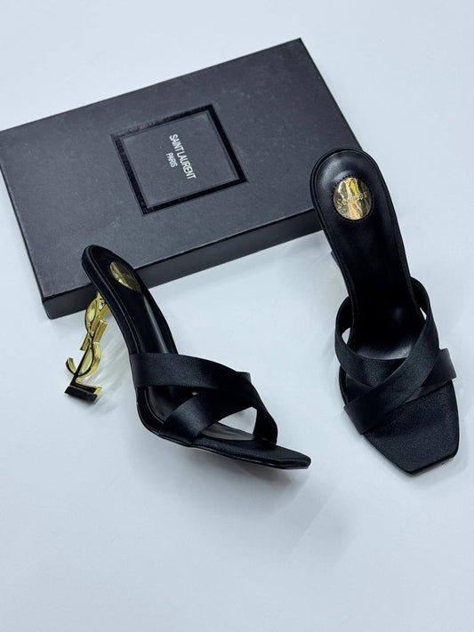 YSL
Size 36-41
120 dhs🇦🇪
Zain21
♥️♥️♥️