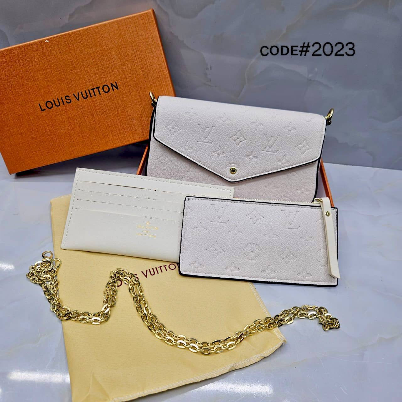 LV
ғᴇʟɪᴄɪᴇ́ ᴘᴏᴜᴄʜᴇᴛ 3ɴ1
 • ᴍᴀᴛᴛᴇ ʟᴇᴀᴛʜᴇʀ 
 • ɢʟᴏssʏ ᴍᴀᴛᴇʀɪᴀʟ
 • ᴍᴏɴᴏɢʀᴀᴍ ʟᴇᴀᴛʜᴇʀ
ɢᴏʟᴅ ᴄʜᴀɪɴ ʜᴀʀᴅᴡᴀʀᴇ
sɪᴢᴇ : 22 cm
ᴡɪᴛʜ BOX
🎁🎁🎁
70 dhs🇦🇪
Zain31
♥️♥️♥️