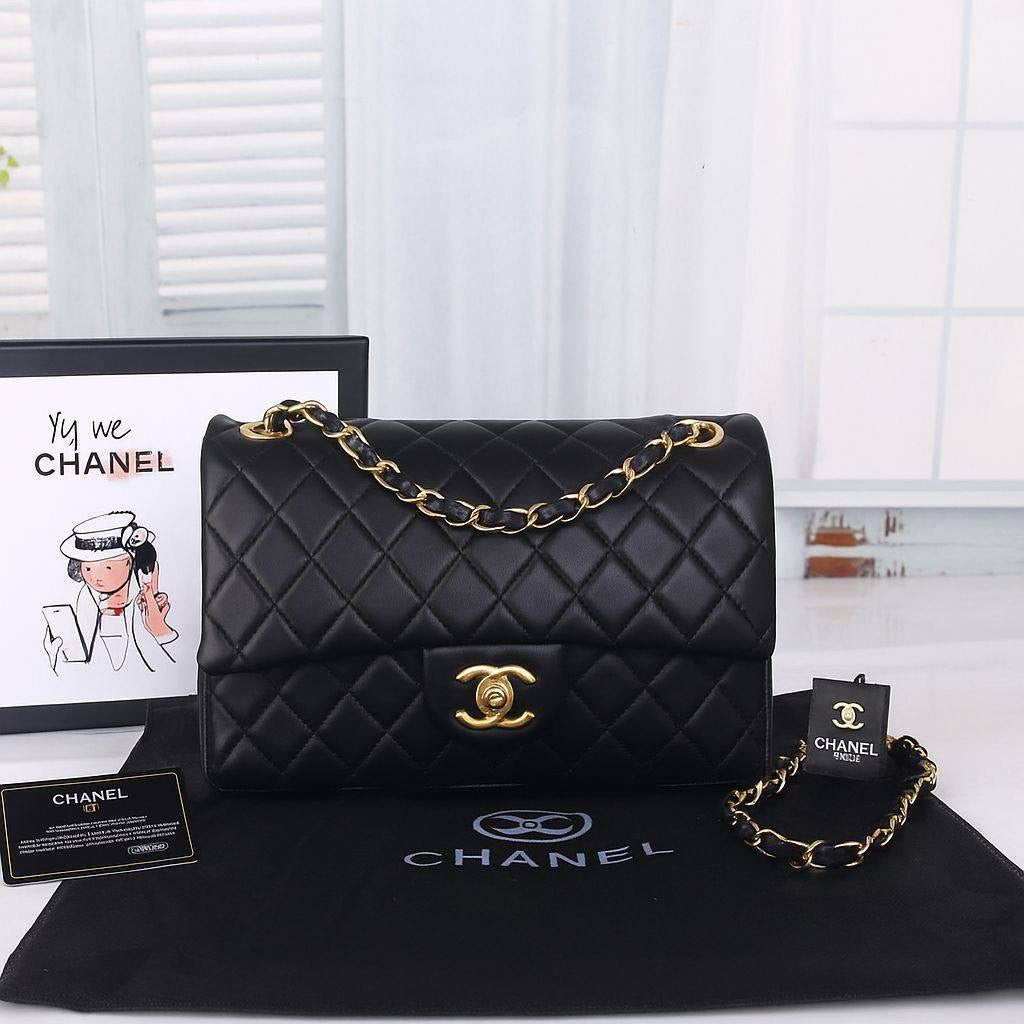 CHANEL 
GOOD QUALITY 
WITH BOX 
🎁🎁🎁
110 dhs🇦🇪
Zain39
♥️♥️♥️
