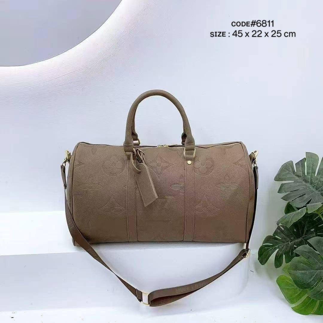 LV
TRAVELLING  BAG
sɪᴢᴇ : 45 cm
75 dhs🇦🇪
Zain31
♥️♥️♥️