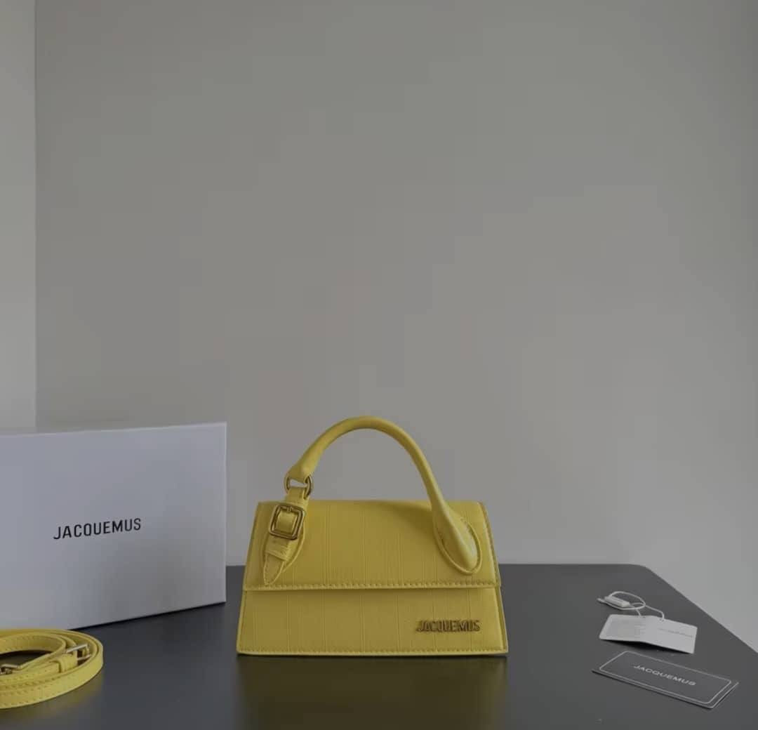 JACQUEMUS 
High quality
20cm 
with box
🎁🎁🎁
140 dhs🇦🇪
Zain95
♥️♥️♥️