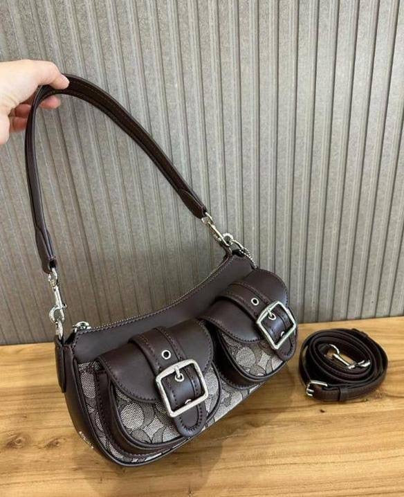 Coach Ashton 
Master quality
25cm × 10. 5cm × 7cm 
with box
🎁🎁🎁
300 dhs🇦🇪
Zain95
♥️♥️♥️