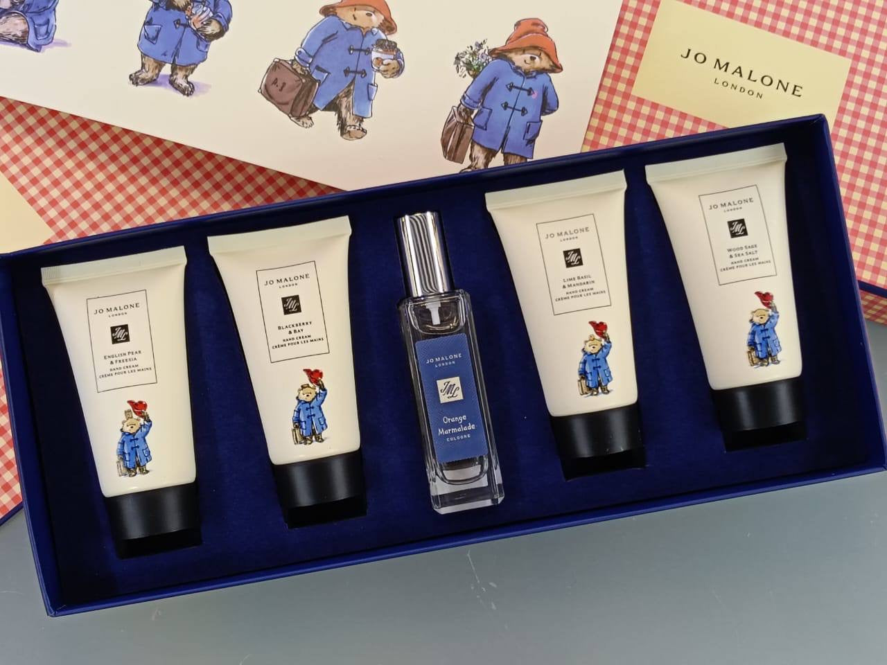 JO MALONE 5IN1 SET
110 dhs🇦🇪
4 pcs hand cream 
- English 
- blackberry 
- wood sage
- lime basil
1 pc cologne
Zain01
♥️♥️♥️