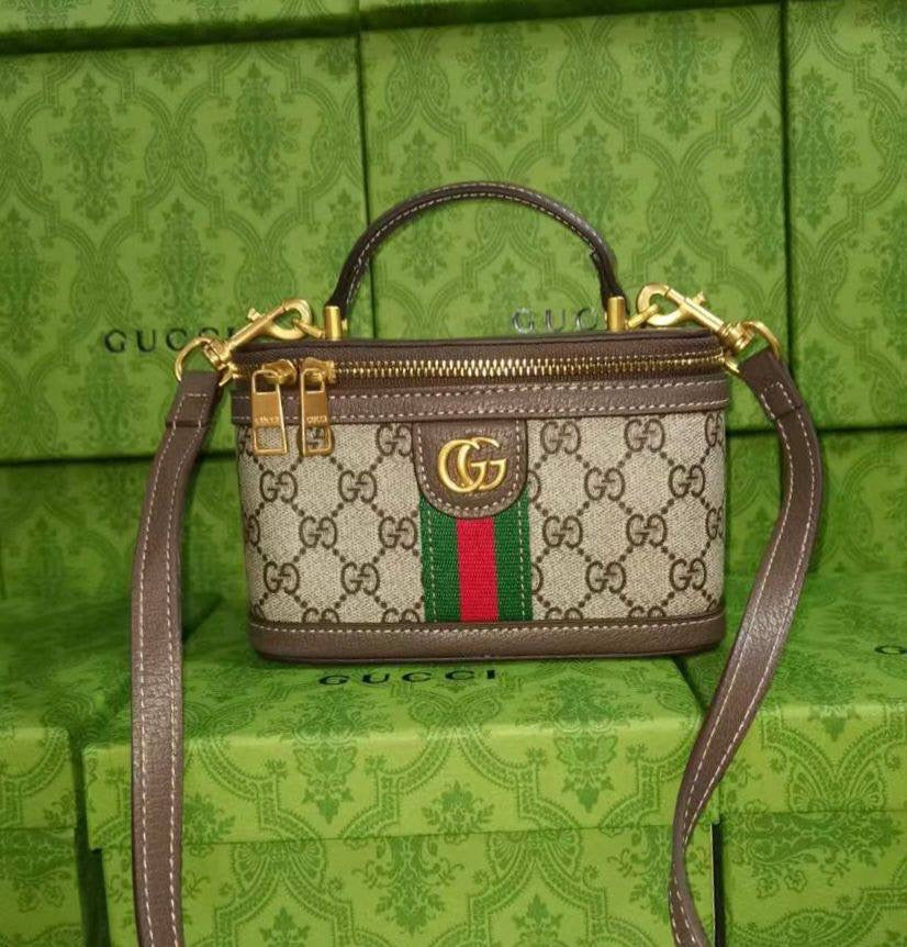 GUCCI 
NEW CAME GOOD QUALITY 
WITH BOX 
🎁🎁🎁
95 dhs🇦🇪
Zain39
♥️♥️♥️