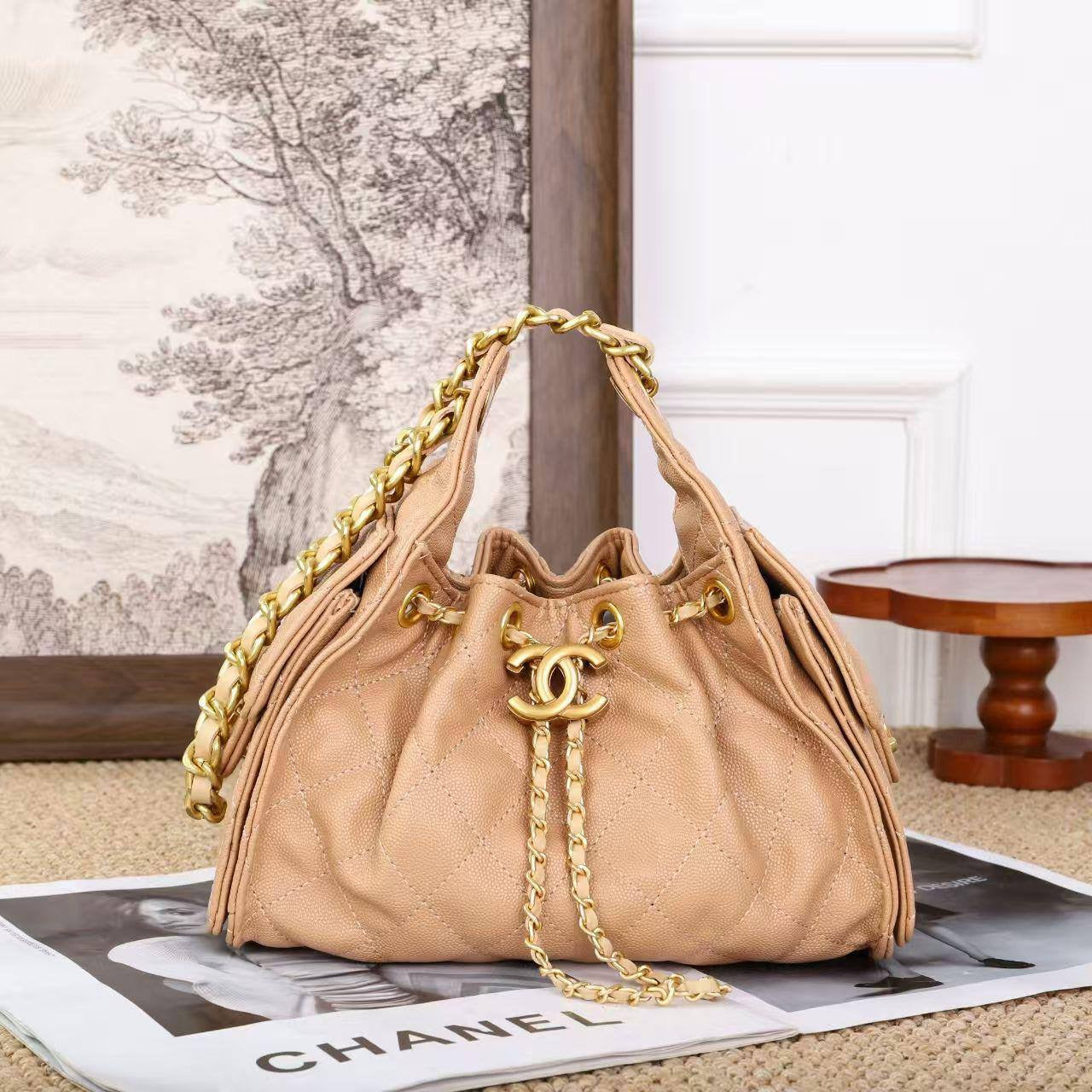 Chanel
Size 23cm
110 dhs🇦🇪 
with box 🎁
Zain175
♥️♥️♥️