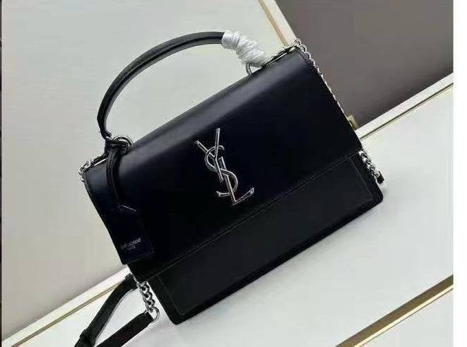 YSL SUNSET 
PREMIUM QUALITY ☘️
105 dhs🇦🇪
WITH BOX 
🎁🎁🎁
Zain28
♥️♥️♥️