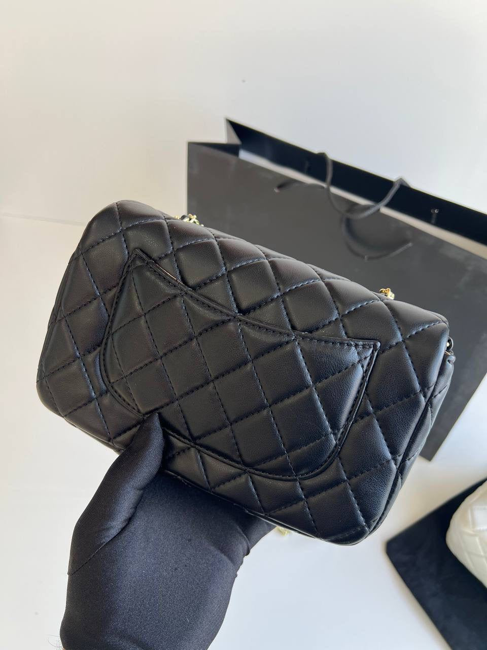 Chanel
Good Quality bag 
with box 
🎁🎁🎁
120 dhs🇦🇪
Zain117
♥️♥️♥️