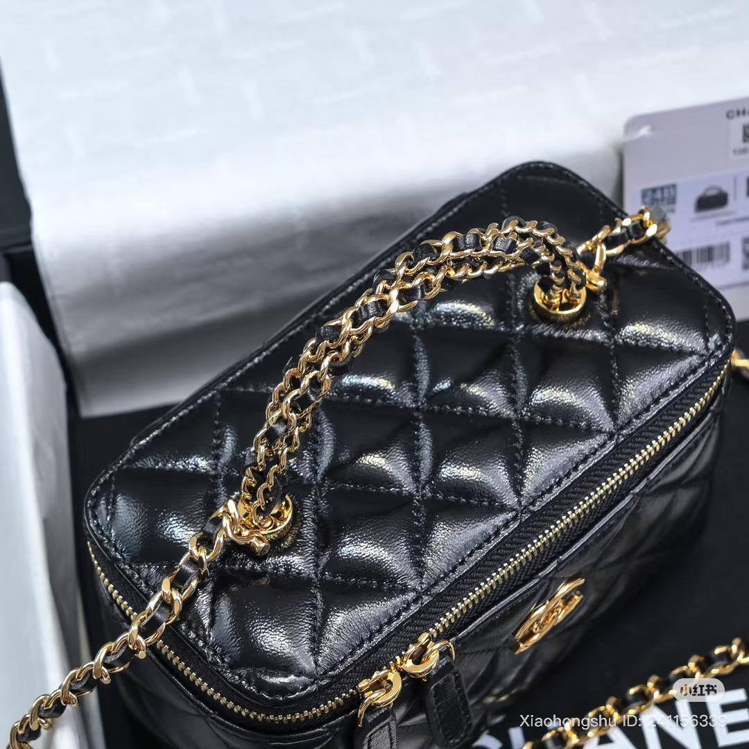 .
CHANEL
SUPER MASTER QUALITY 🔥🔥
WITH FULL PACKAGING 🎁
For Price 👇 WTSP Text Zain 0568585901
Zain255
♥️♥️♥️