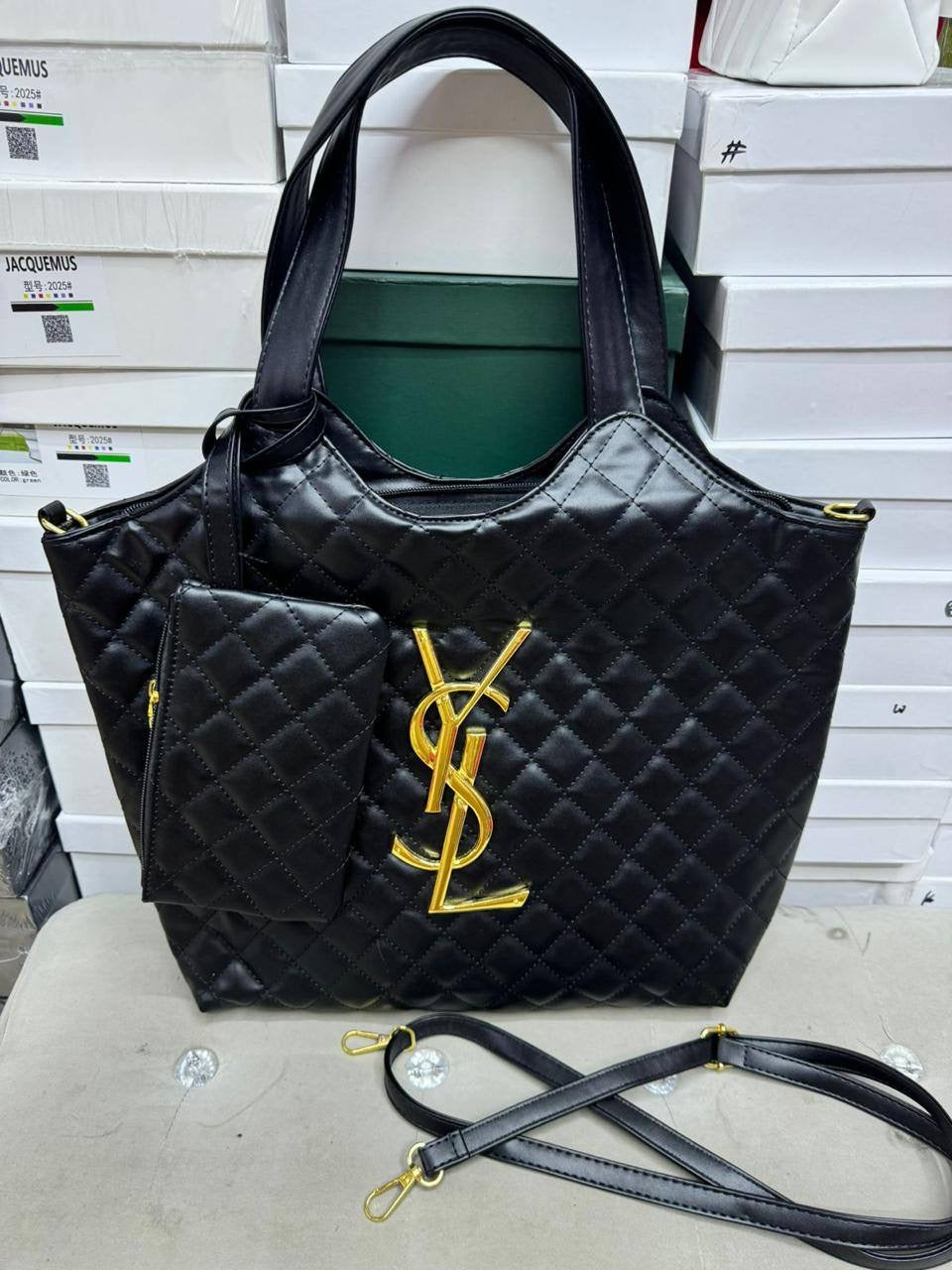 YSL ICARE
High  quality
Size :43 * 37 *10 cm
80 dhs🇦🇪
Zain27
♥️♥️♥️