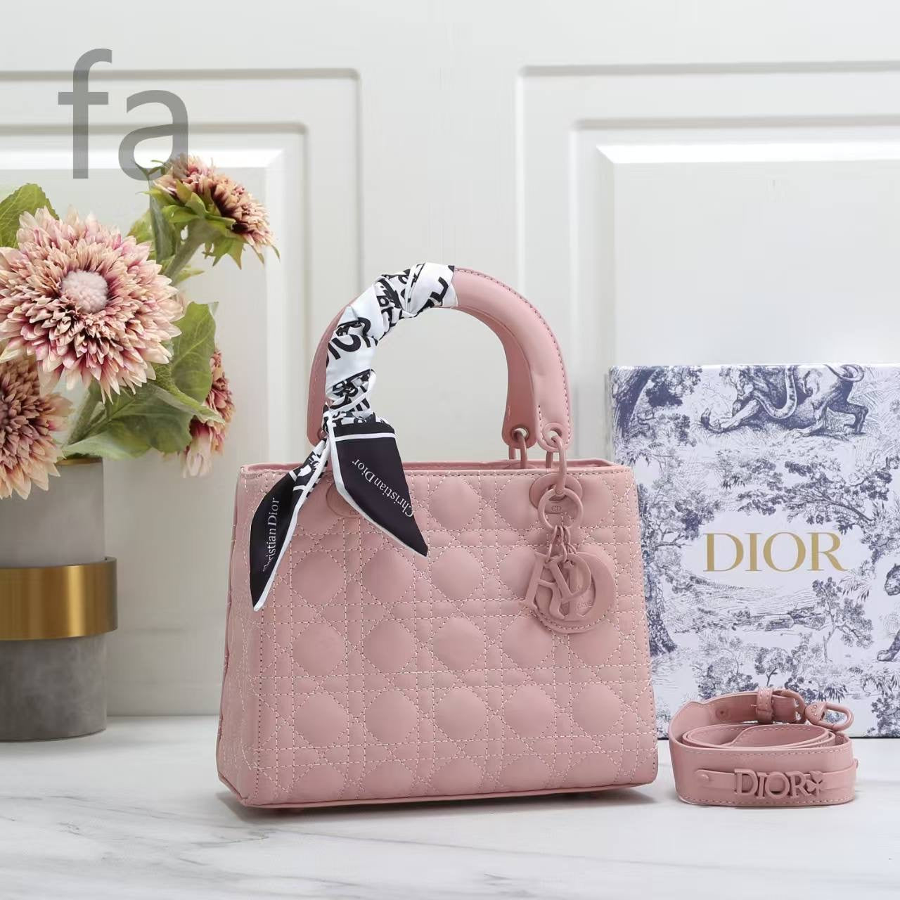 Dior
ᴍᴀᴛᴛᴇ ʟᴇᴀᴛʜᴇʀ ᴍᴀᴛᴇʀɪᴀʟ
ᴡɪᴛʜ ᴛᴡɪʟʟʏ ɪɴᴄʟᴜᴅᴇ
ᴡɪᴛʜ BOX
🎁🎁🎁
 *SIZE 24 cm 
105 dhs🇦🇪
 *SIZE 20 cm 
95 dhs🇦🇪
Zain31
♥️♥️♥️