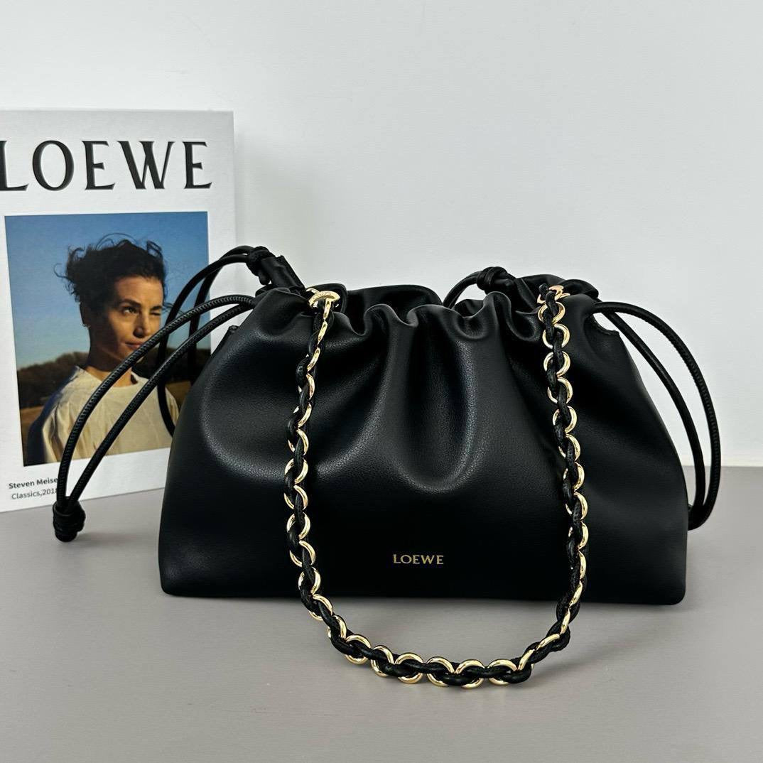 LOEWE Master
are stock arrived 
270 dhs🇦🇪
#29cm
Zain228
♥️♥️♥️