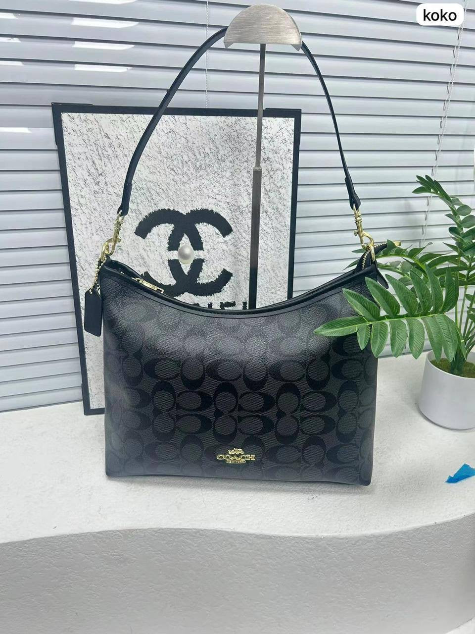 🎉 Offer 🎊  Coach
Size : 31 * 24 * 12 cm
75 dhs🇦🇪
with box 🎁
Zain115
♥️♥️♥️