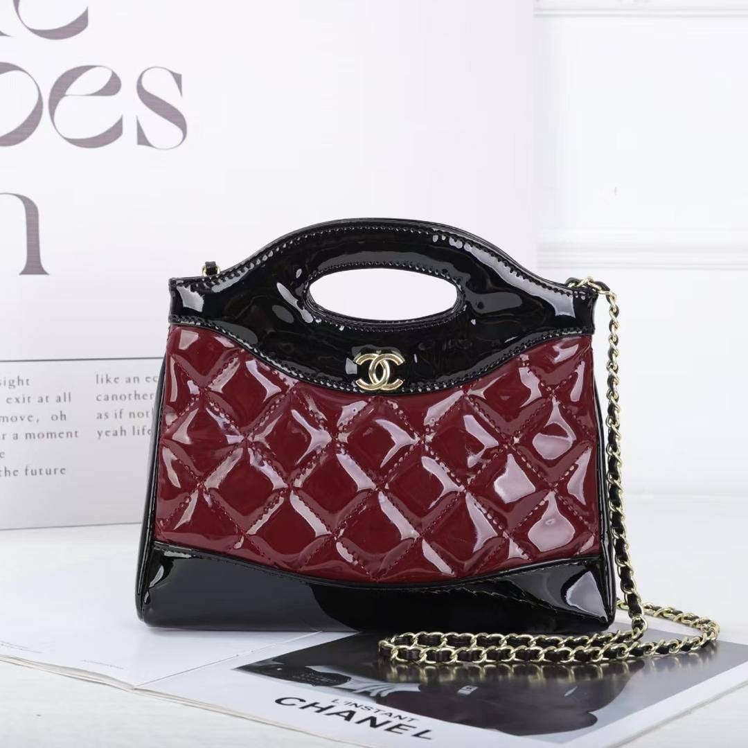 Chanel
95 dhs🇦🇪
high quality 
With box
🎁🎁🎁
Zain217
♥️♥️♥️