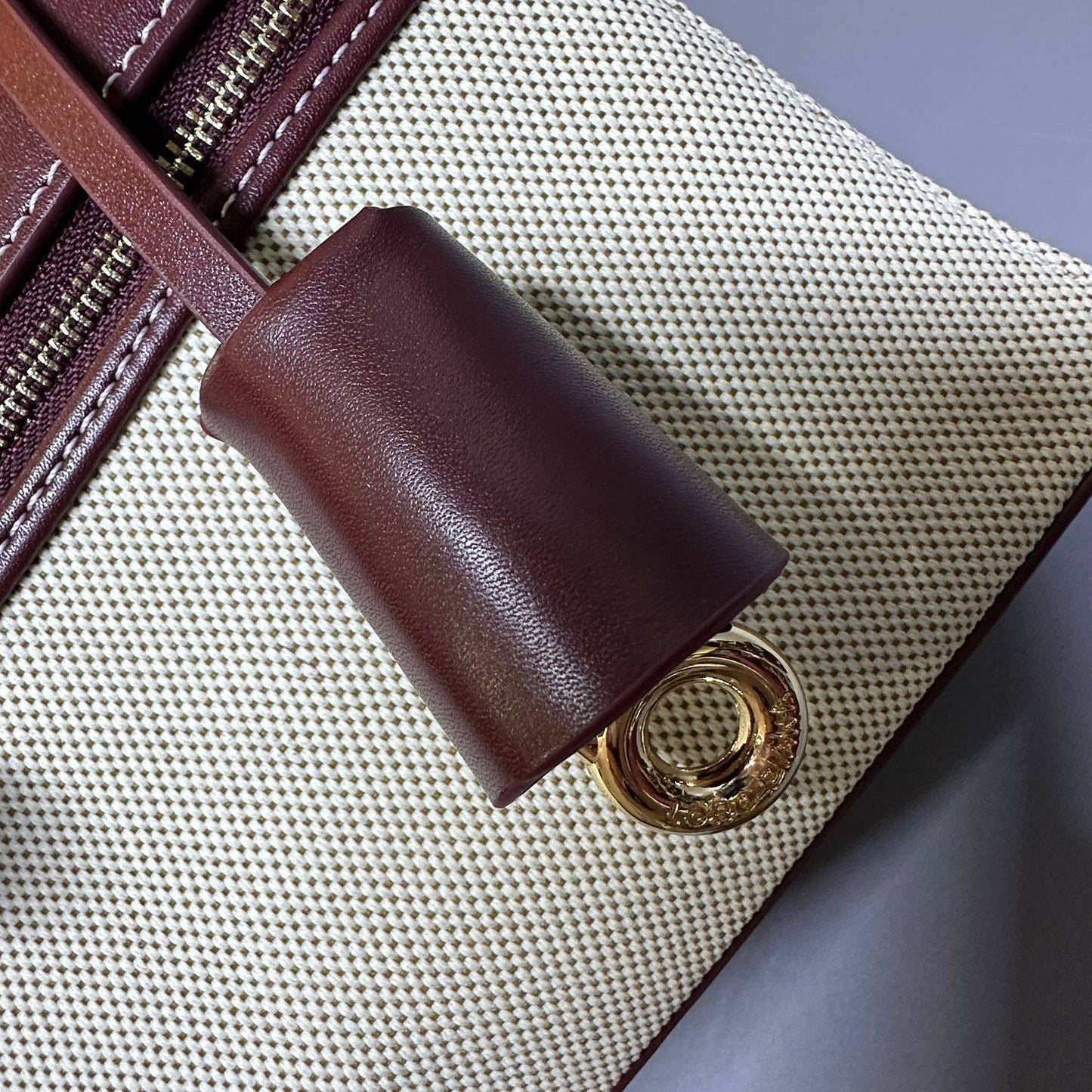 LORA PIANA 
NEW CAME 
GOOD QUALITY 
WITH BOX 
🎁🎁🎁
100 dhs🇦🇪
Zain39
♥️♥️
Loro