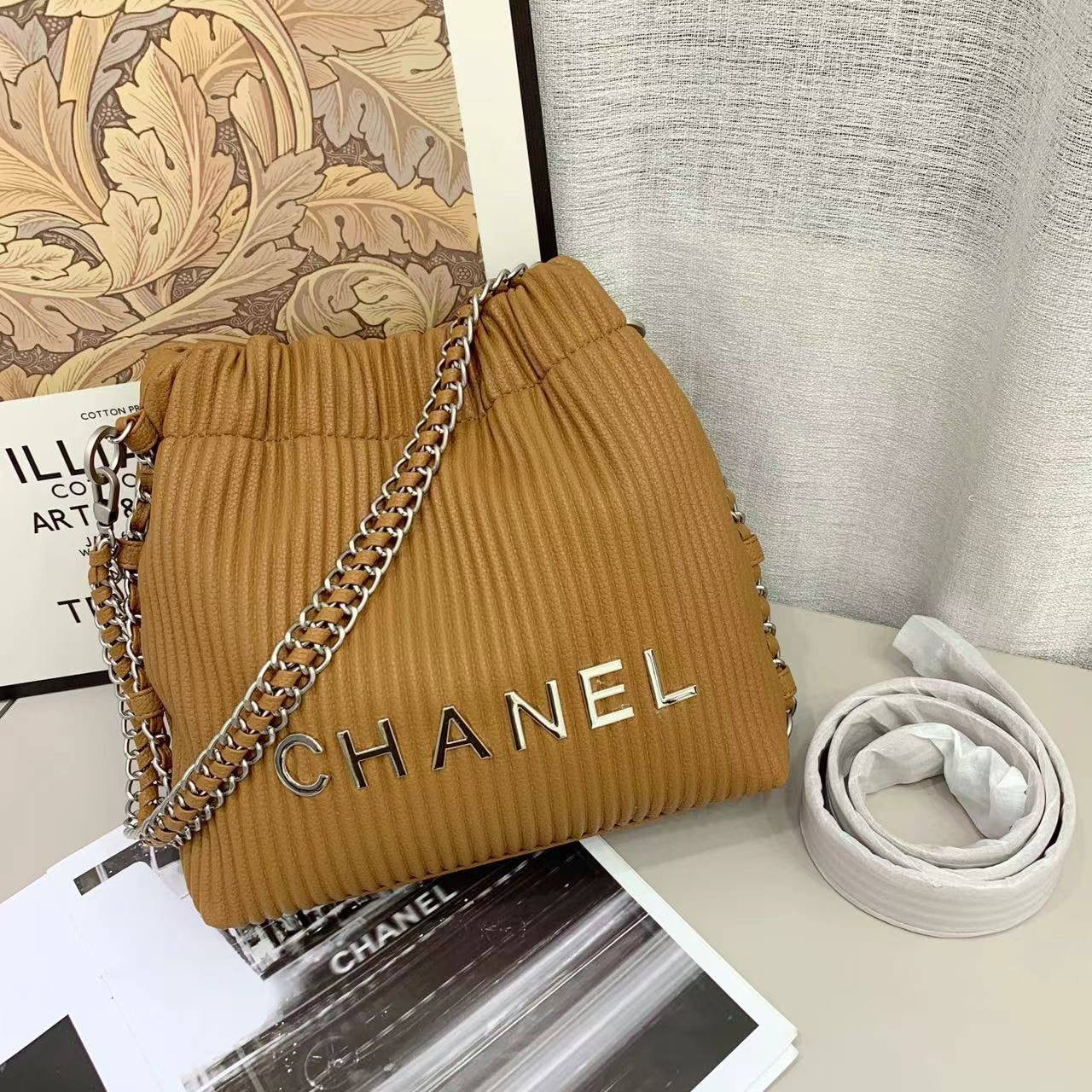 Chanel
with box
🎁🎁🎁
105 dhs🇦🇪
Zain143
♥️♥️♥️