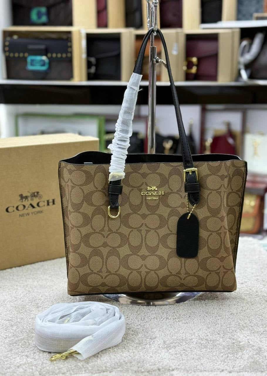COACH 
GOOD QUALITY 
95 dhs🇦🇪
WITH BOX 
🎁🎁🎁
Zain28
♥️♥️♥️