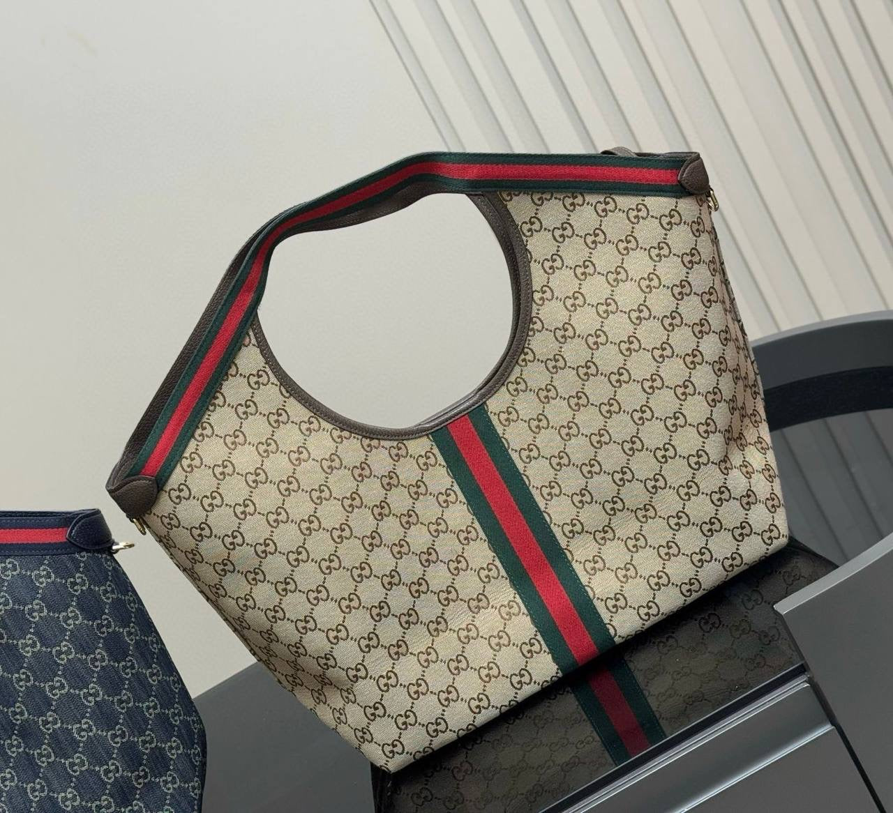 GUCCI 
High Quality
200 dhs🇦🇪
Zain39
♥️♥️♥️