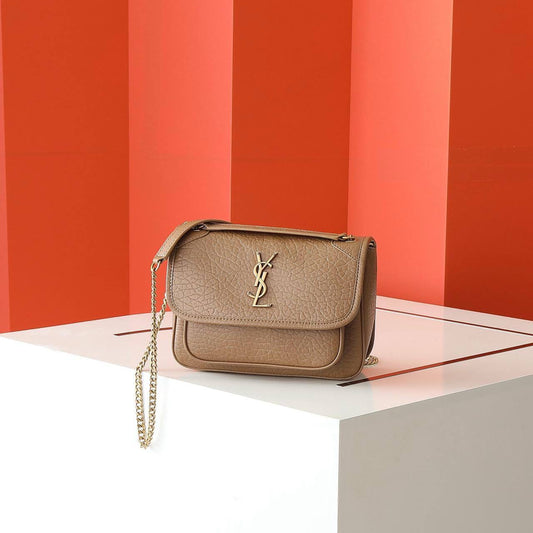 YSL Master
250 dhs🇦🇪
Zain192
♥️♥️♥️