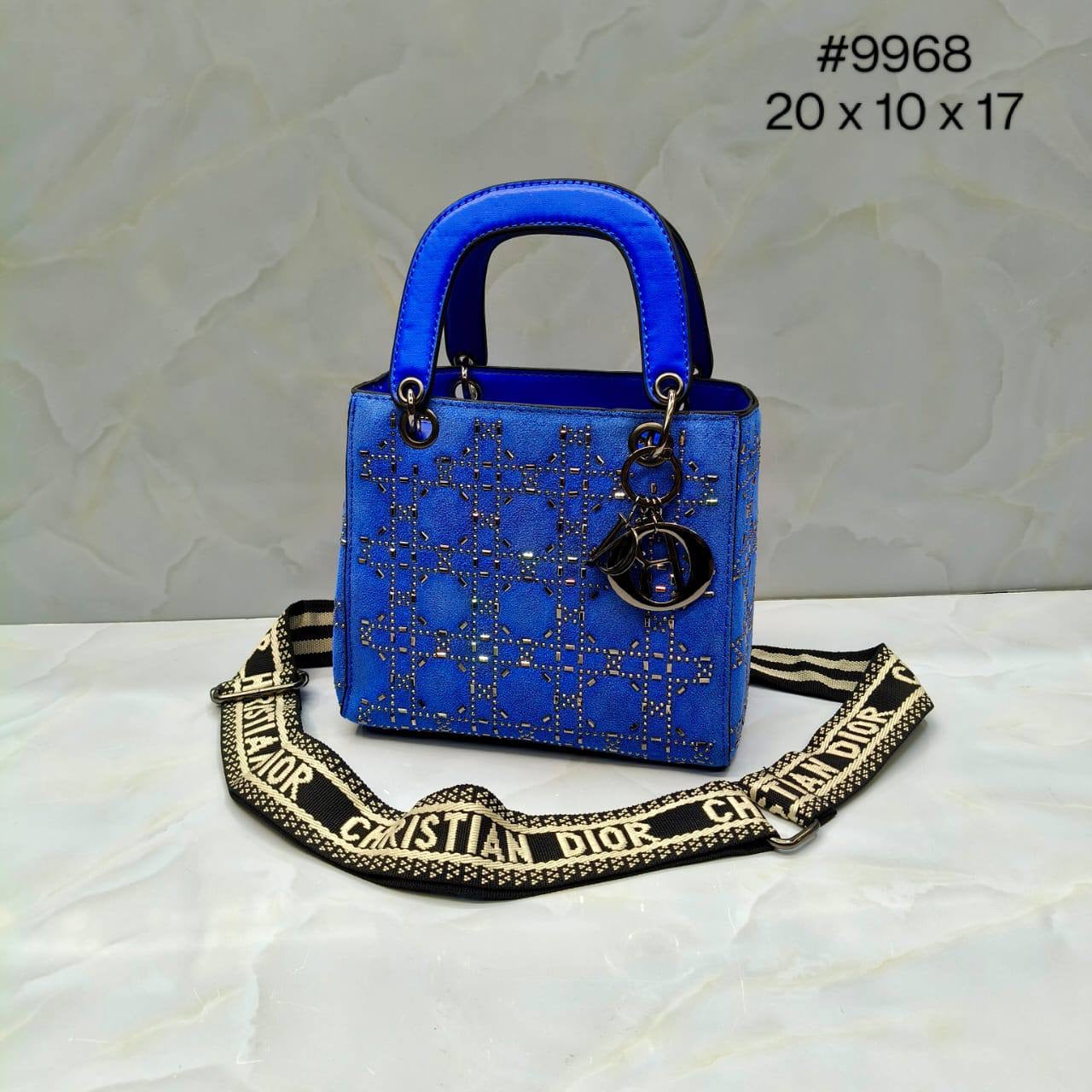 CHRISTIAN LADY DIOR
sɪᴢᴇ : 20 cm
65 dhs🇦🇪
Zain31
♥️♥️♥️