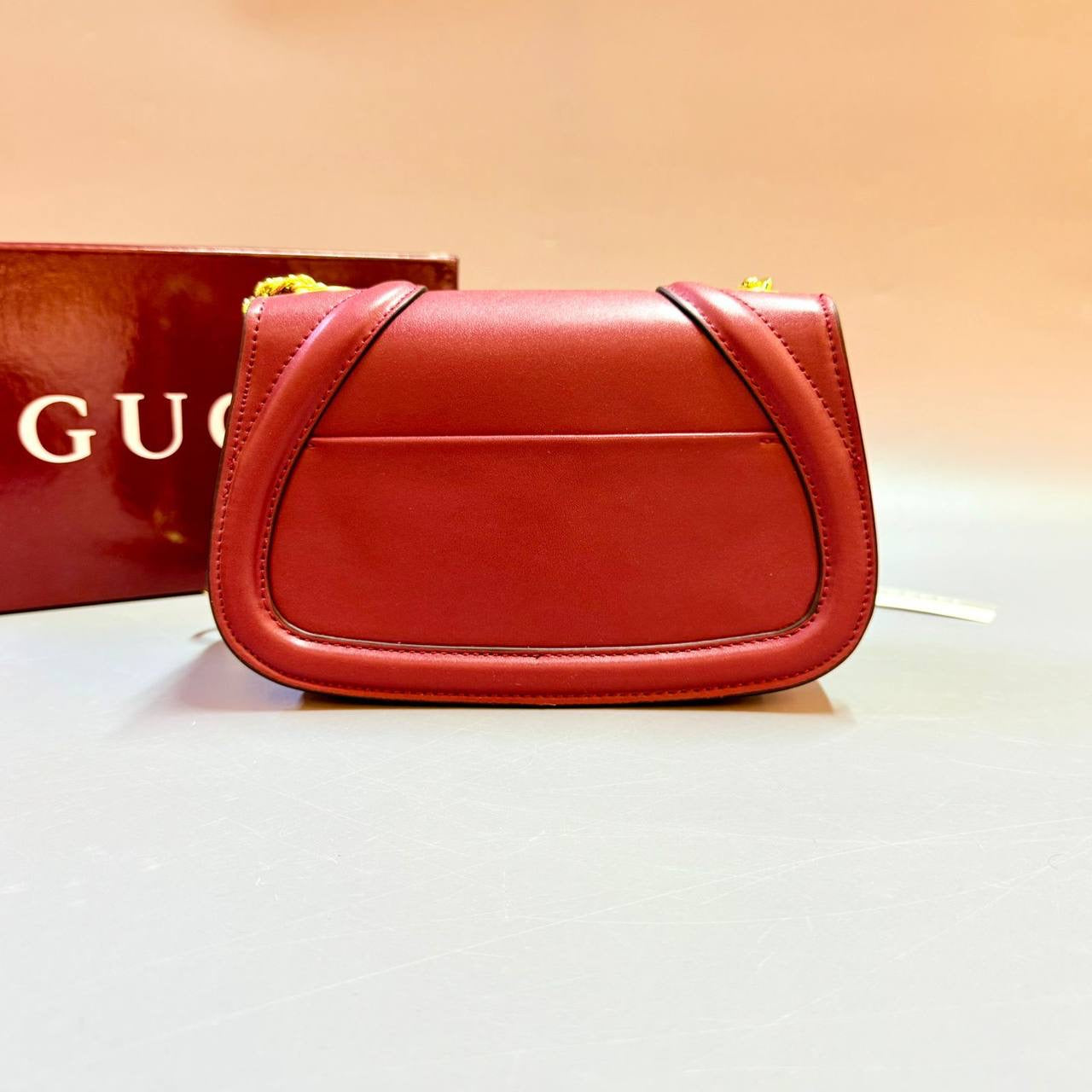 GUCCI 
NEW CAME GOOD QUALITY 
WITH BOX 
🎁🎁🎁
100 dhs🇦🇪
Zain39
♥️♥️♥️