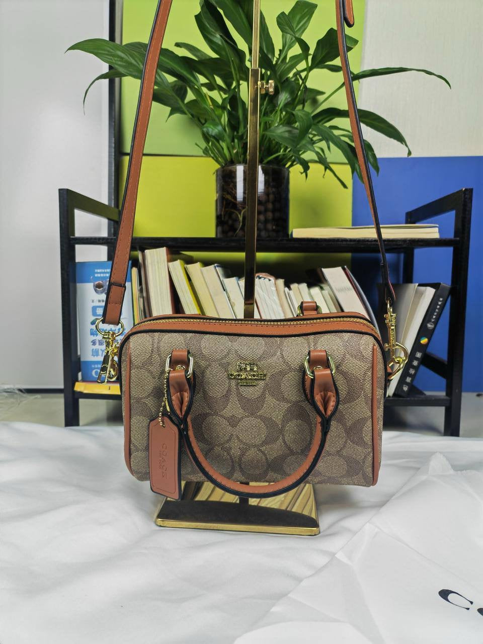 Coach
21*12*10cm
75 dhs🇦🇪
Zain17
♥️♥️♥️