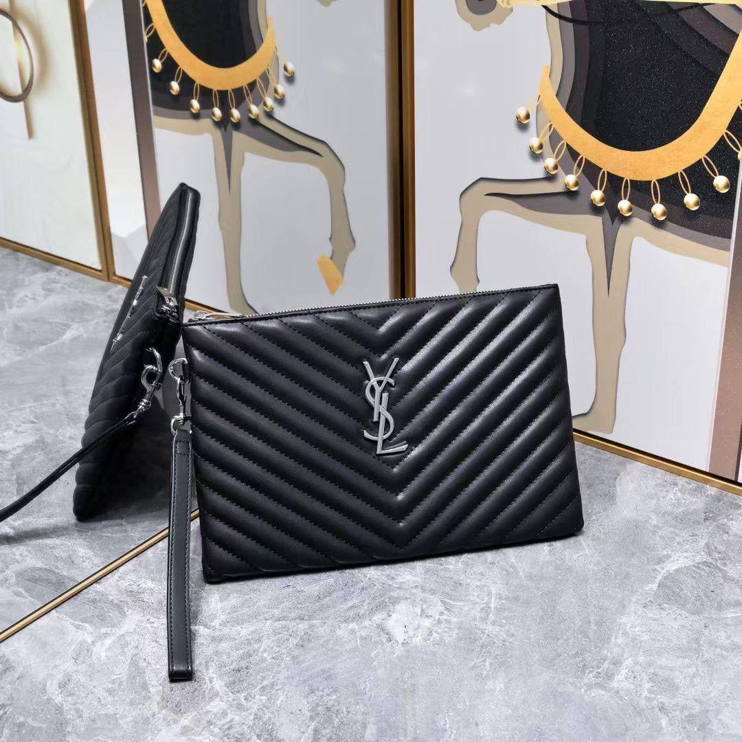 YSL Master
200 dhs🇦🇪
Zain192
♥️♥️♥️