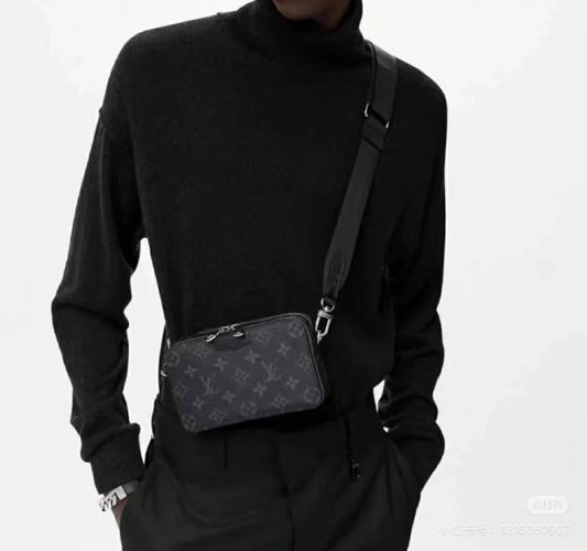 Louis Vuitton
LV Master
Crossbody bag 
200 dhs🇦🇪
With Original Box🎁
Zain33
♥️♥️♥️