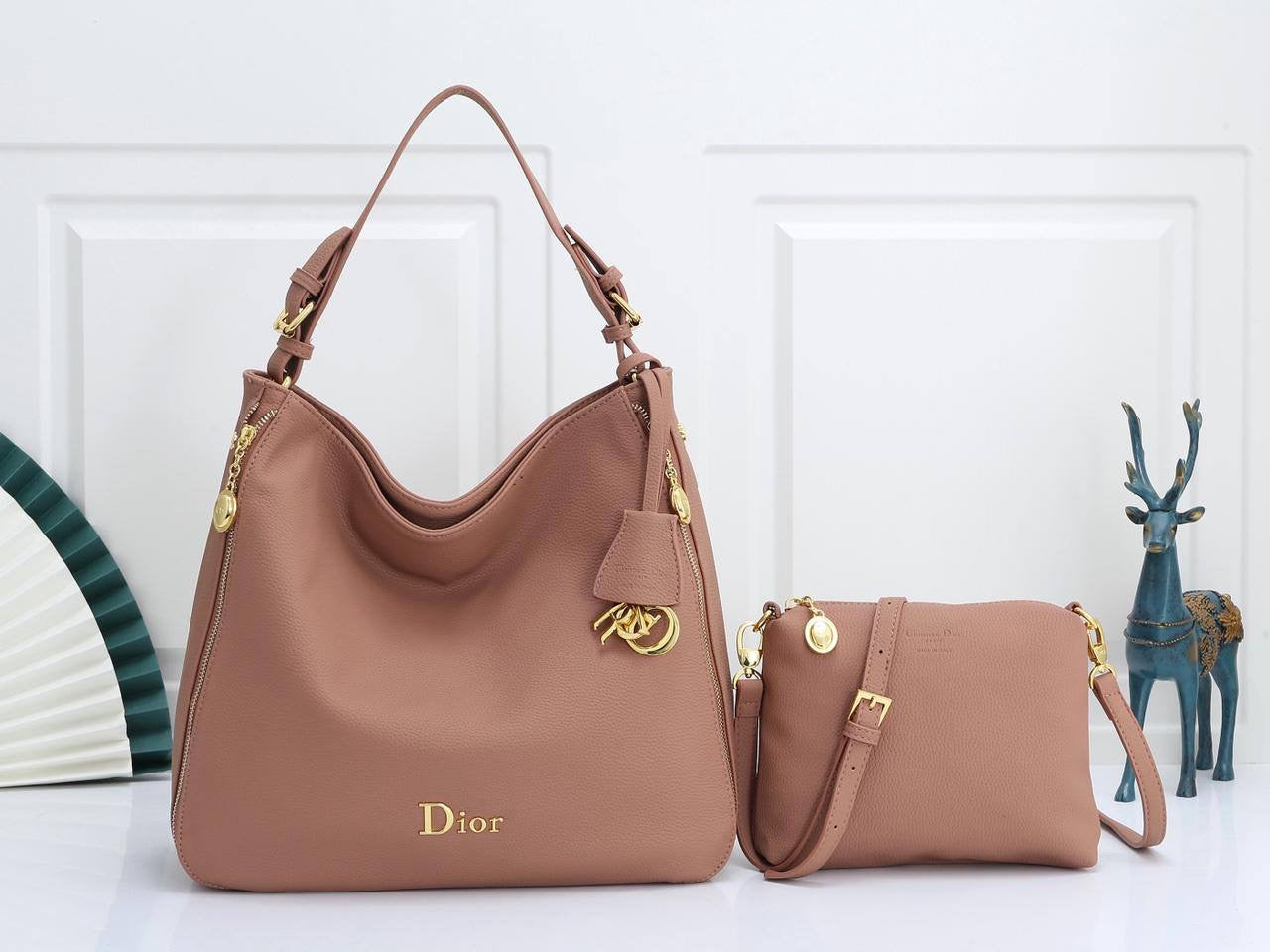 Dior
Best qualit
95 dhs🇦🇪
size 35CM
Zain158
♥️♥️♥️