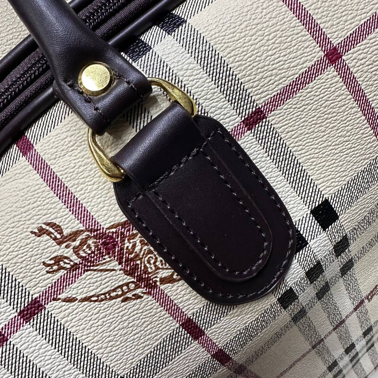 Trolley bag 3 in 1 new came good quality, 
big size 120 dhs🇦🇪
medium  size 105 dhs🇦🇪
small size 90 dhs🇦🇪
If one set only 240 dhs🇦🇪
Trolley bag 3 in 1 new came good quality, 
big size 120 dhs🇦🇪
medium  size 105 dhs🇦🇪
small size 90 dhs🇦🇪
If o