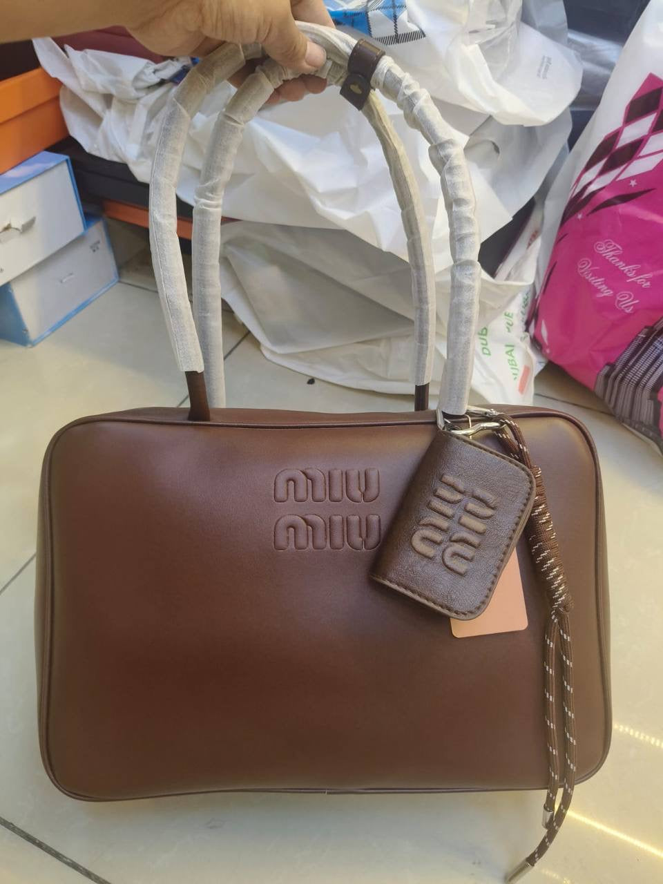 Miu Miu
Master
350 dhs🇦🇪
Add box paper bag🎁
30 dhs🇦🇪
Zain10
♥️♥️♥️