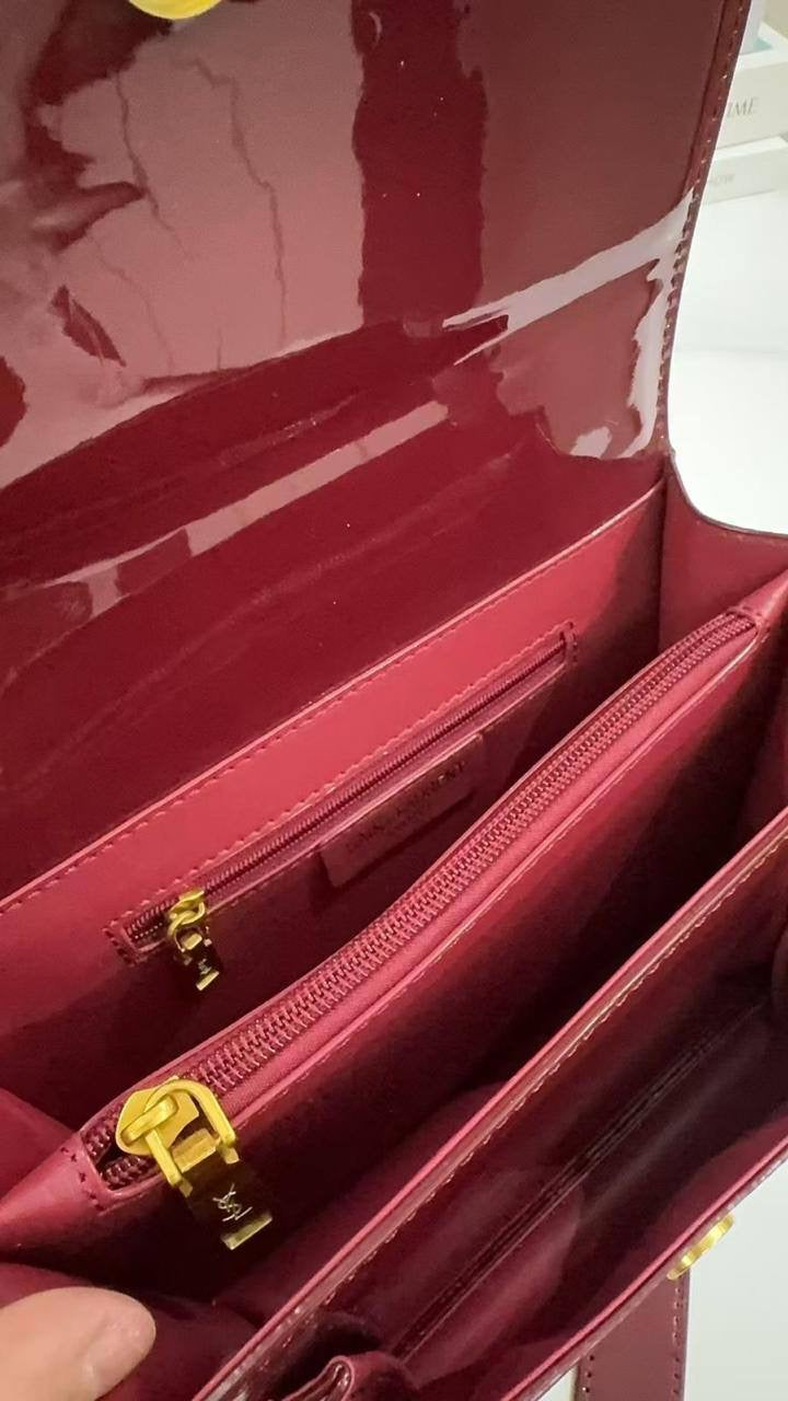 YSL Sunset
size : 22 * 14 * 9 cm
90 dhs🇦🇪
with box 🎁
Zain115
♥️♥️♥️