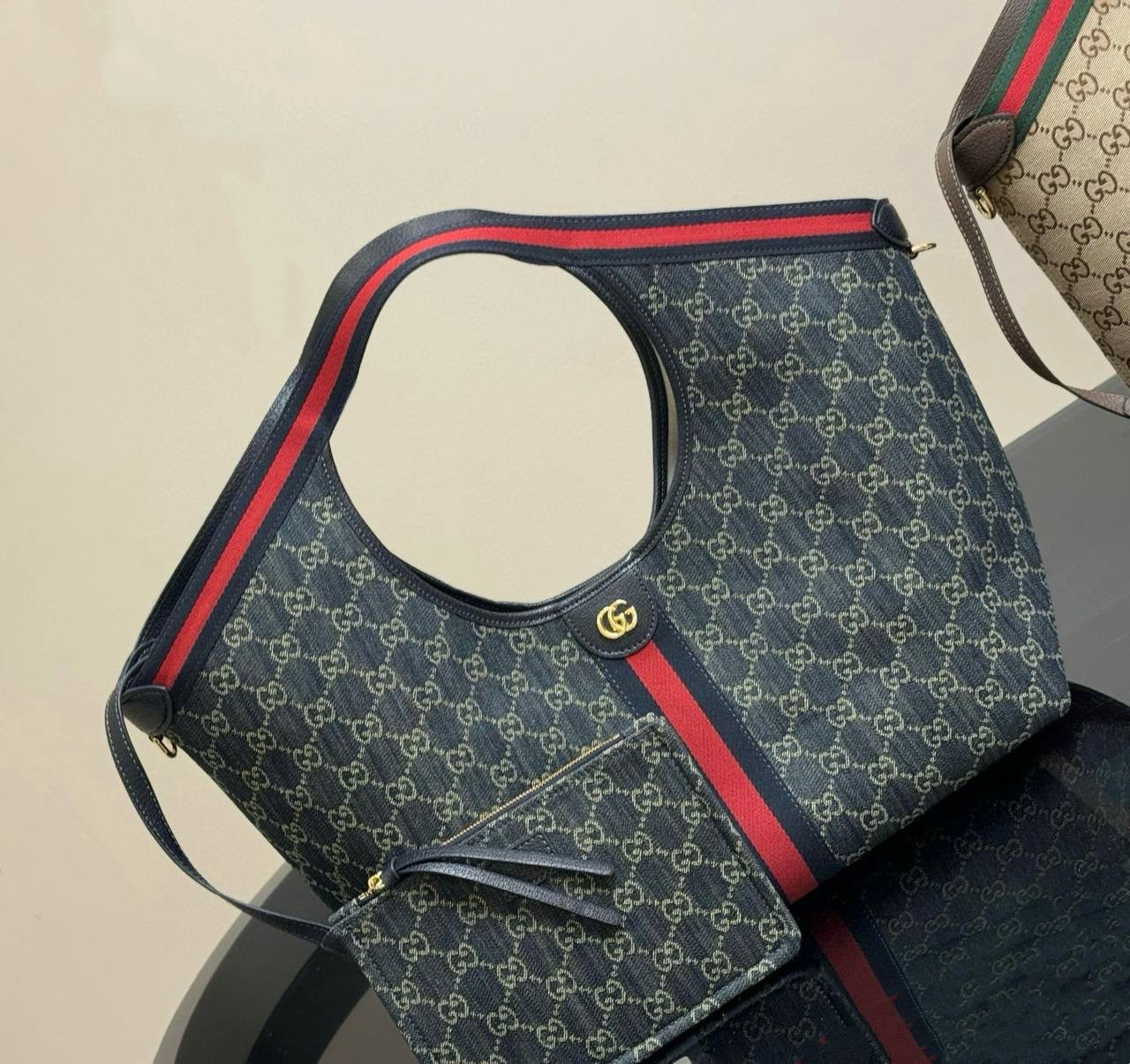 GUCCI 
High Quality
200 dhs🇦🇪
Zain39
♥️♥️♥️