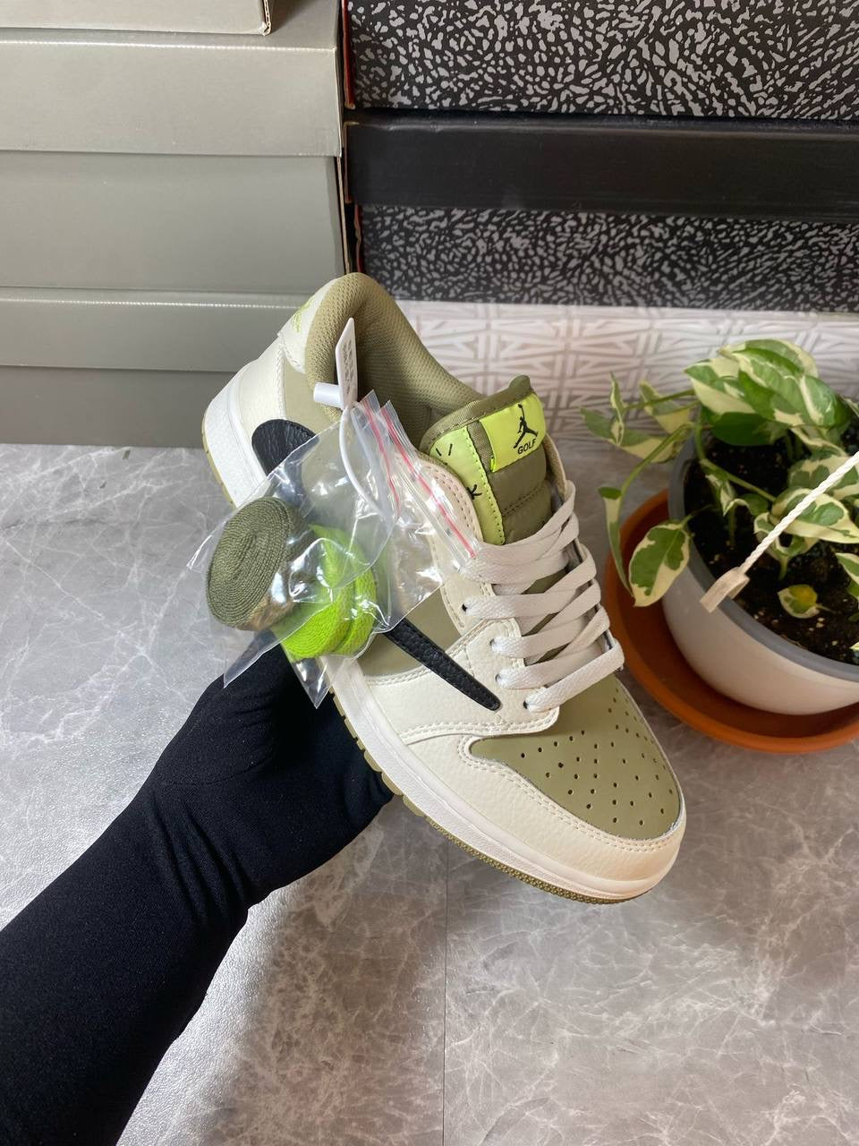 Jordan x Travis Scott Air Jordan 1 Low Golf ⛳️ 
36-45 AVAILABLE 
210 dhs🇦🇪
Zain242
♥️♥️♥️