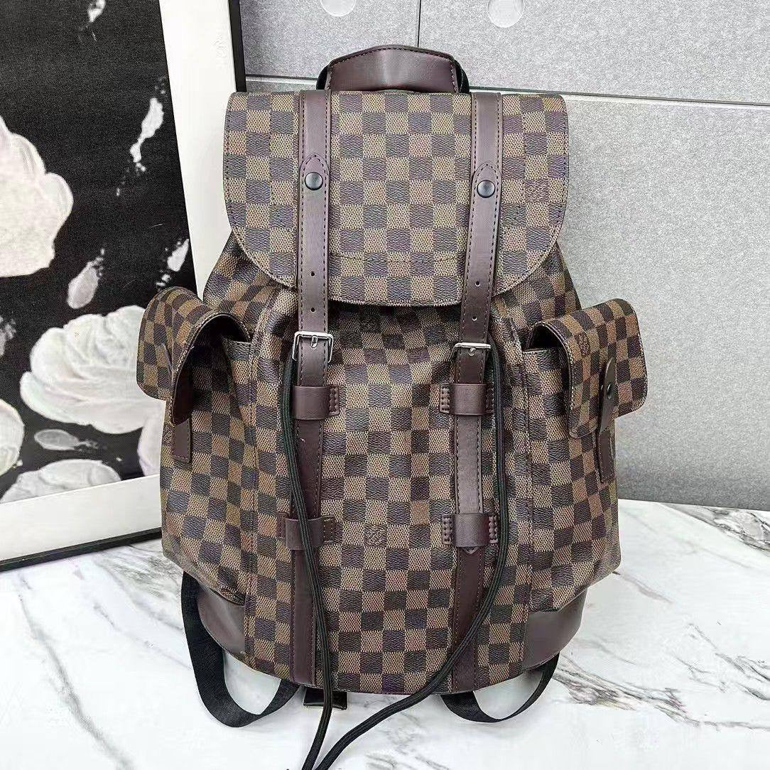 Goyard / LV backpack 
Size : 42 * 32 * 13 cm
120 dhs🇦🇪
Zain115
♥️♥️♥️