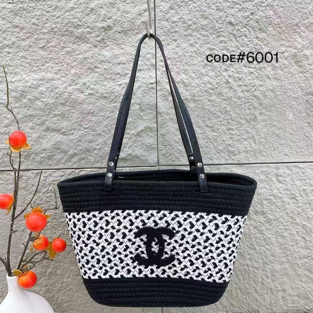 Chanel
BEACH BAG
size : 39 cm
50 dhs🇦🇪
Zain31
♥️♥️♥️