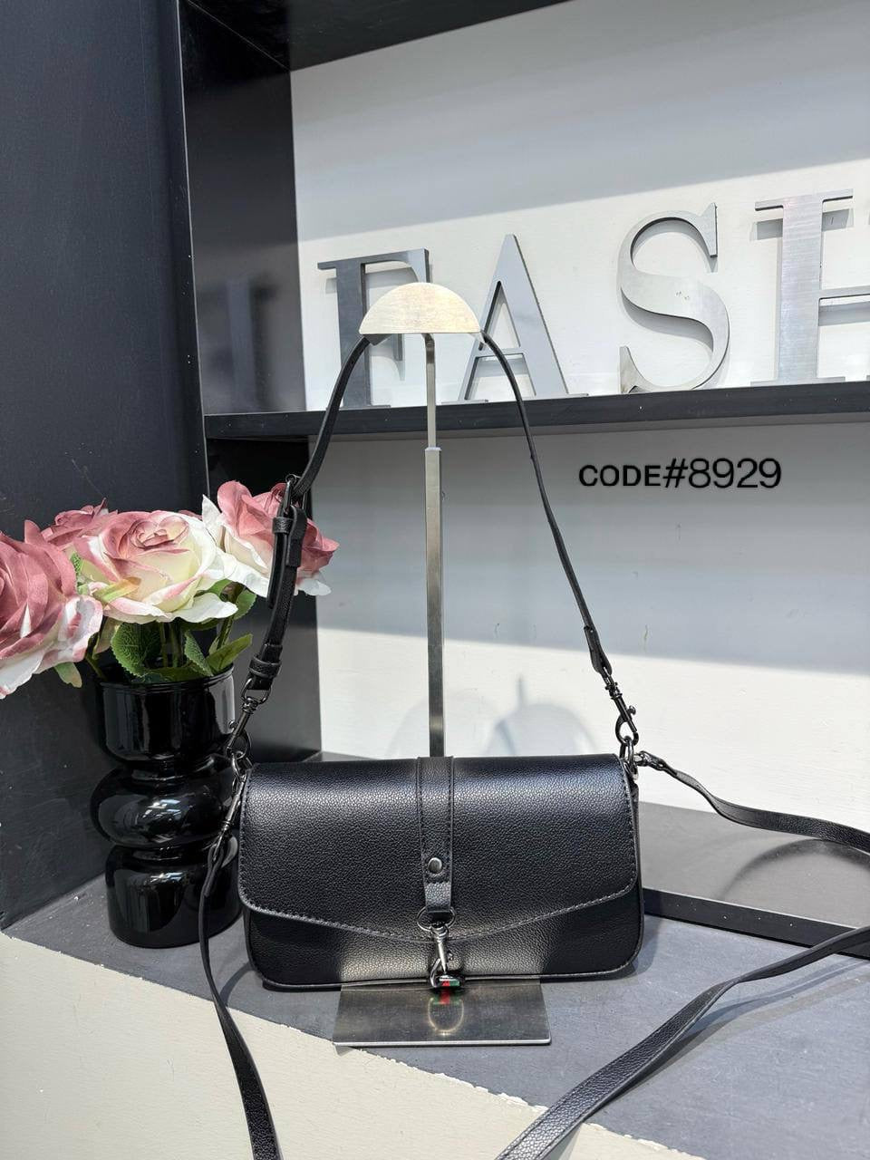 Gucci ᴇɴᴠᴇʟᴏᴘᴇ
sʜᴏᴜʟᴅᴇʀ ʙᴀɢ
ᴡɪᴛʜ ʟᴏɴɢ ʙᴇʟᴛ sᴛʀᴀᴘ
ᴍᴏɴᴏɢʀᴀᴍ ʟᴇᴀᴛʜᴇʀ
sɪᴢᴇ : 24 cm
65 dhs🇦🇪
Zain31
♥️♥️♥️