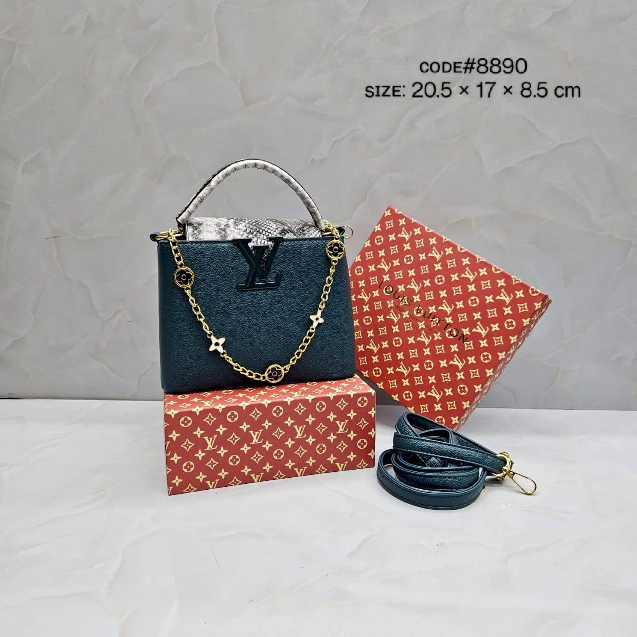 LV
ᴄᴀᴘᴜᴄᴄɪɴᴇ ᴛᴏᴘ ʜᴀɴᴅ ʙᴀɢ
ᴡɪᴛʜ ʟᴏɴɢ ʙᴇʟᴛ sᴛʀᴀᴘ
ɢᴏʟᴅ ʜᴀʀᴅᴡᴀʀᴇ
sɪᴢᴇ : 20.5 cm
ᴡɪᴛʜ BOX
🎁🎁🎁
75 dhs🇦🇪
Zain31
♥️♥️♥️