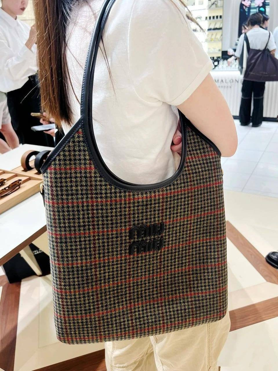 🎉 Offer 🎊  Miumiu ivy
Big Size : 36 * 31 cm
80 dhs🇦🇪
Zain115
♥️♥️♥️