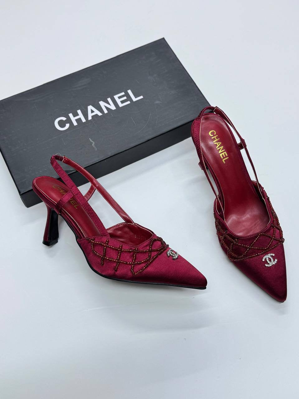 Chanel 
Amina HUADDI 7cm
120 dhs🇦🇪
Size 36-37-38-39-40-41
Zain21
♥️♥️♥️